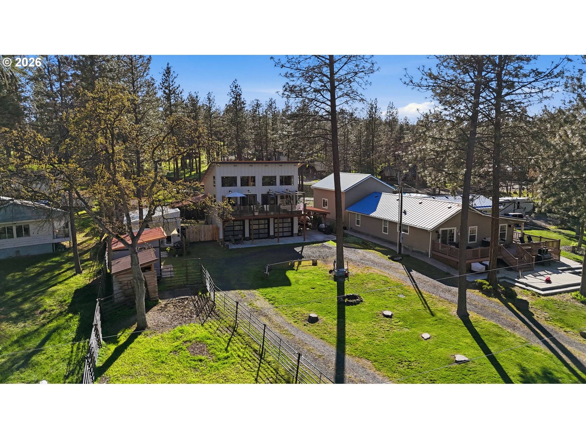 206 S LAKEWOOD RD, Tygh Valley, OR 97063