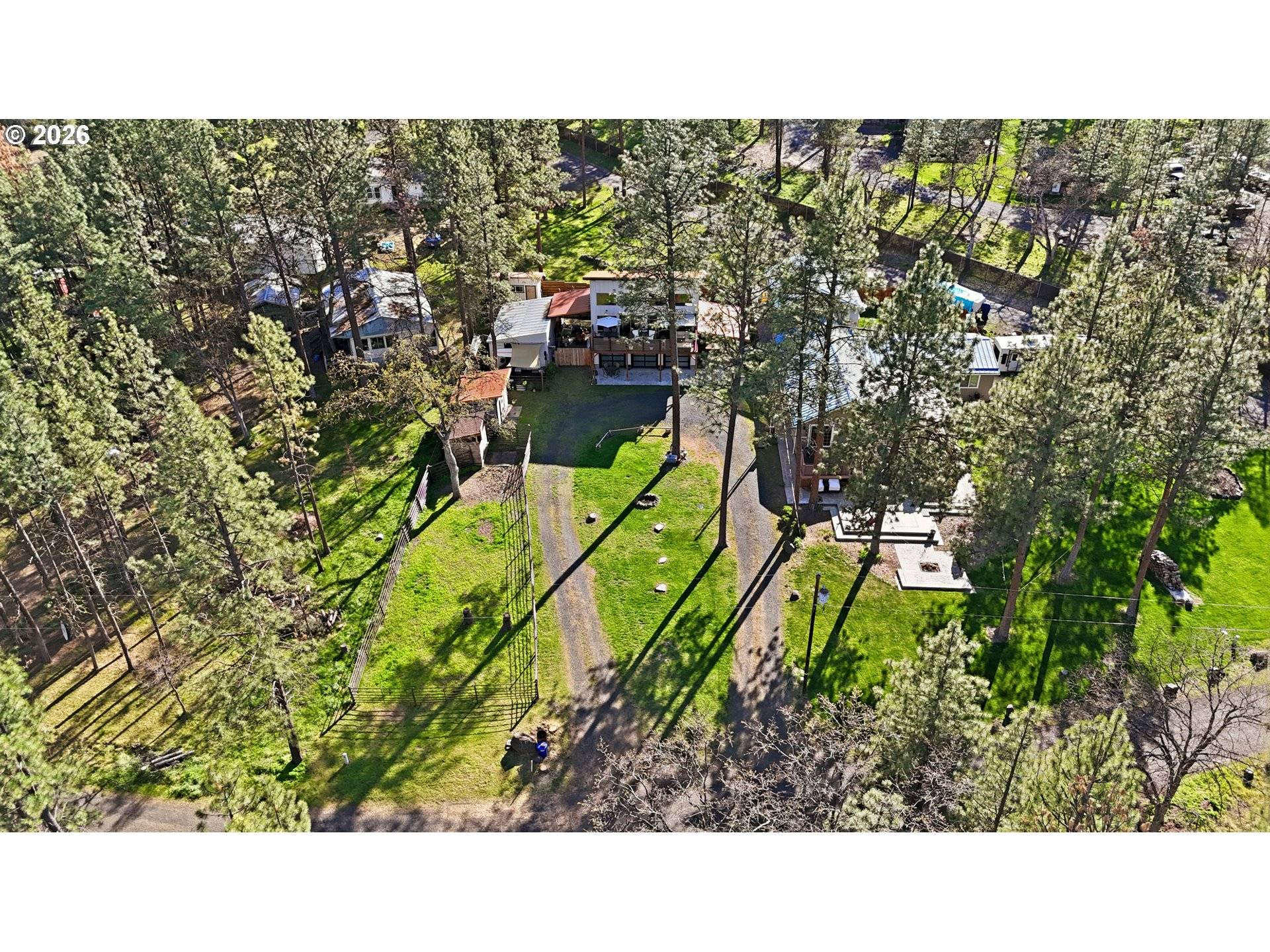 206 S LAKEWOOD RD, Tygh Valley, OR 97063