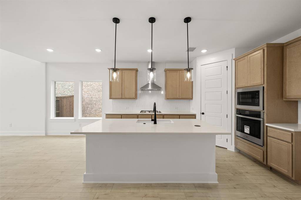 17216 Oxborough Drive, Fort Worth, TX 76247