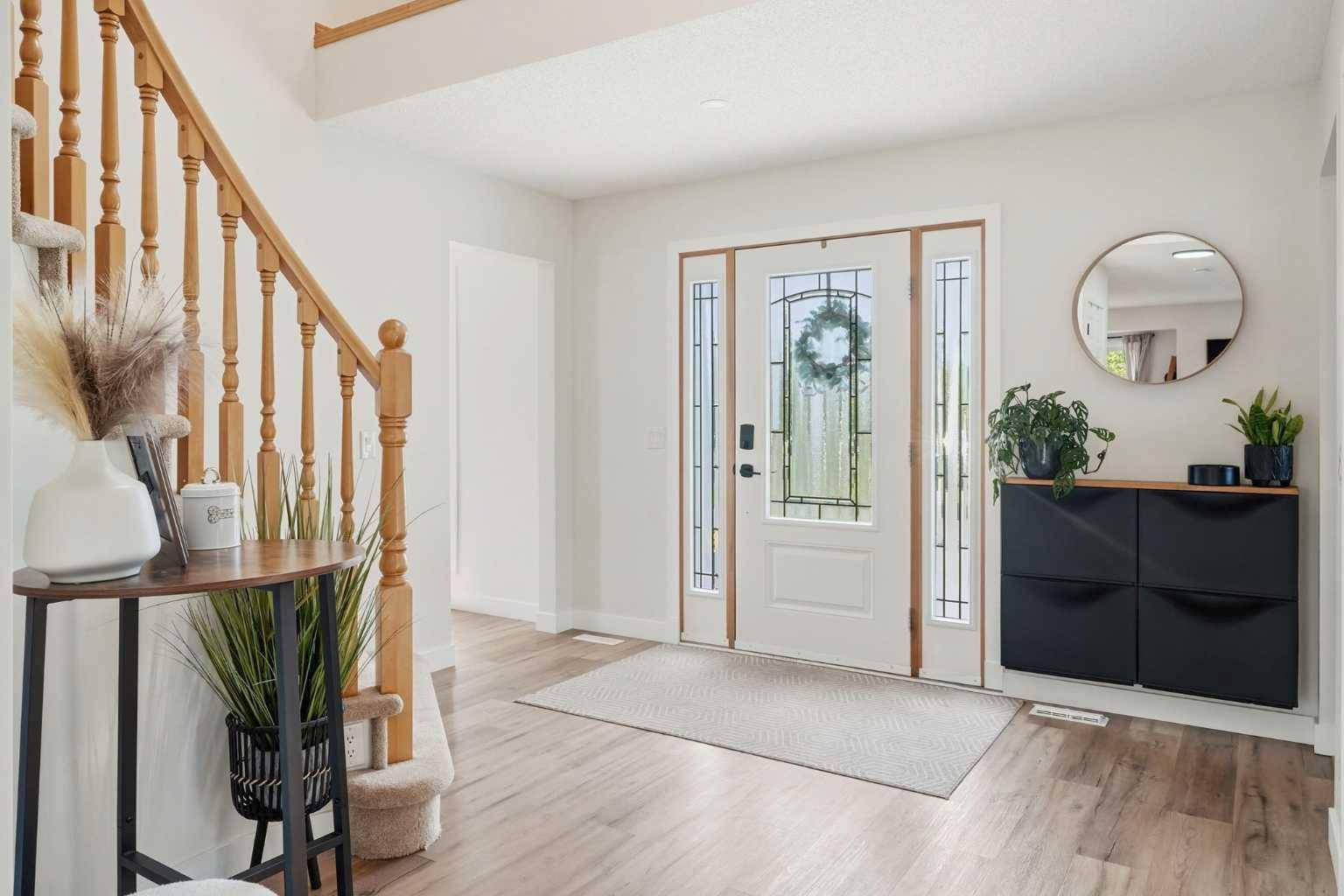 123 Canoe PL SW, Airdrie, AB T4B 2L5