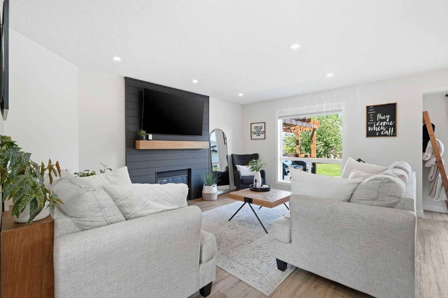 123 Canoe PL SW, Airdrie, AB T4B 2L5