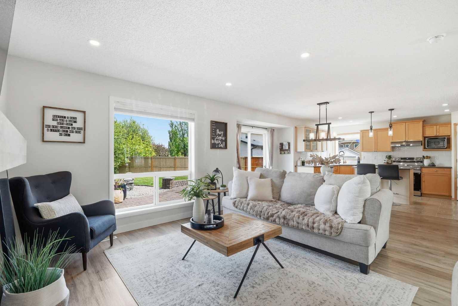 123 Canoe PL SW, Airdrie, AB T4B 2L5