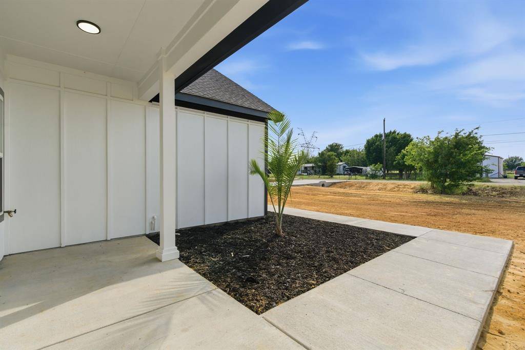 8212 Moyer Court, Joshua, TX 76058