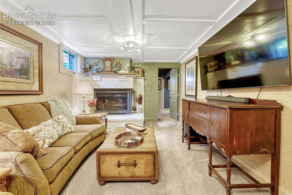 2830 N Institute ST, Colorado Springs, CO 80907