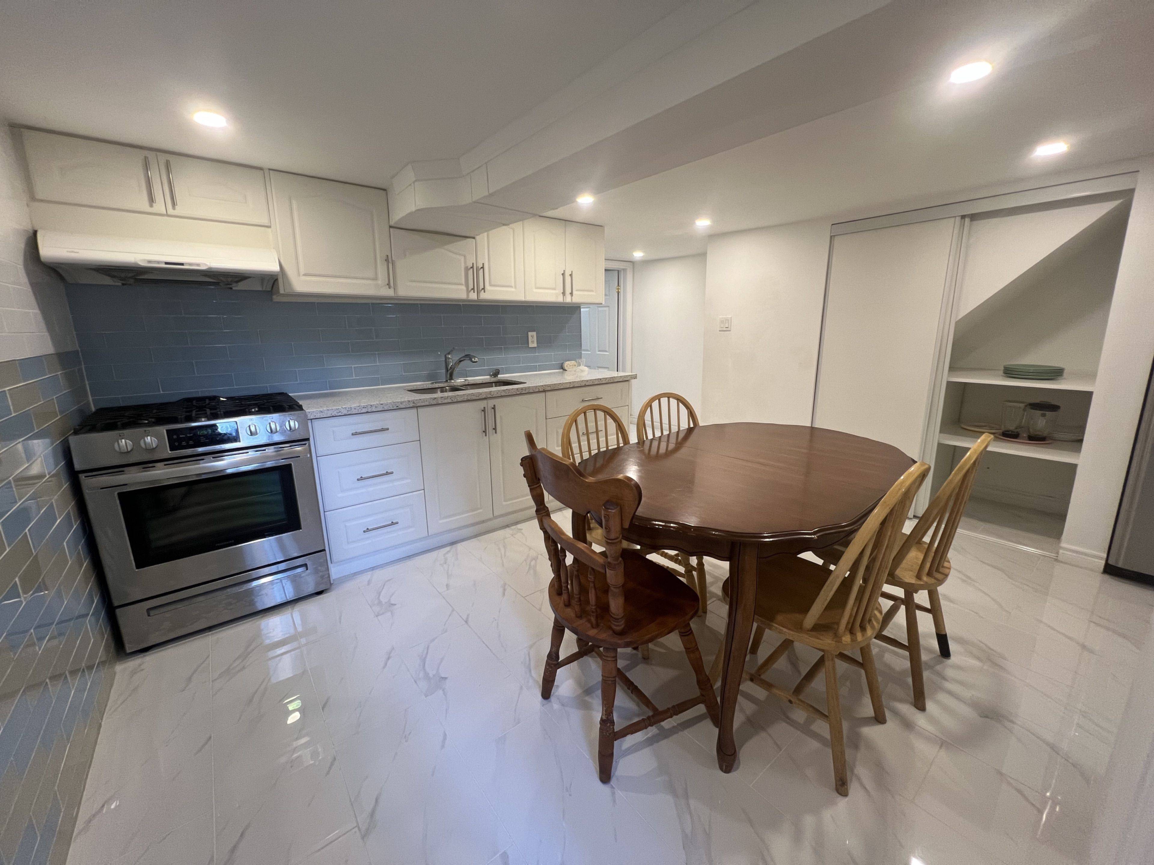 548 Dufferin ST #Bsmt, Toronto C01, ON M6K 2A7