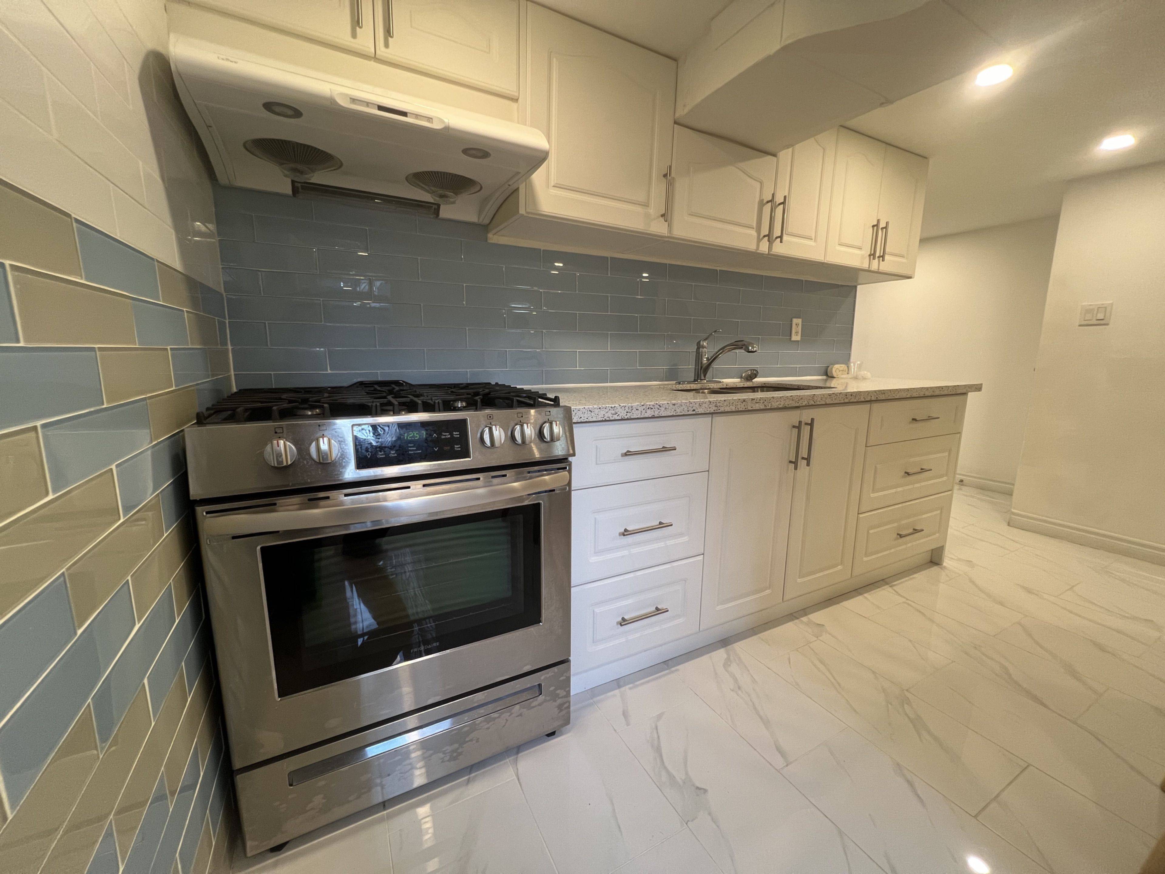 548 Dufferin ST #Bsmt, Toronto C01, ON M6K 2A7
