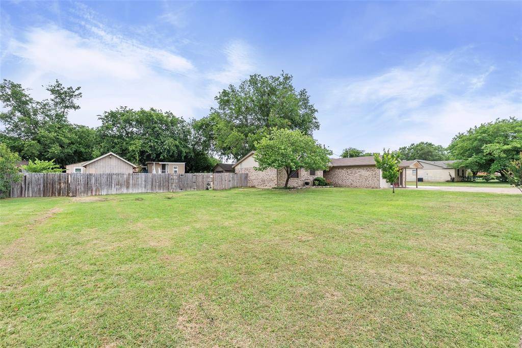 2015 Roberts Drive, Granbury, TX 76048
