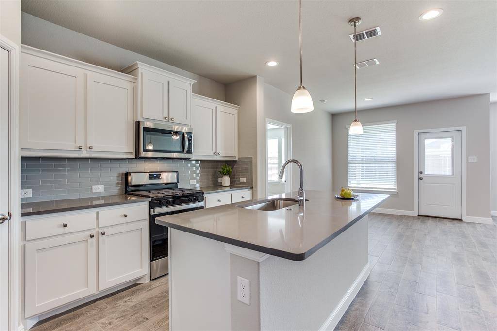 15828 Bronte Lane, Fort Worth, TX 76247