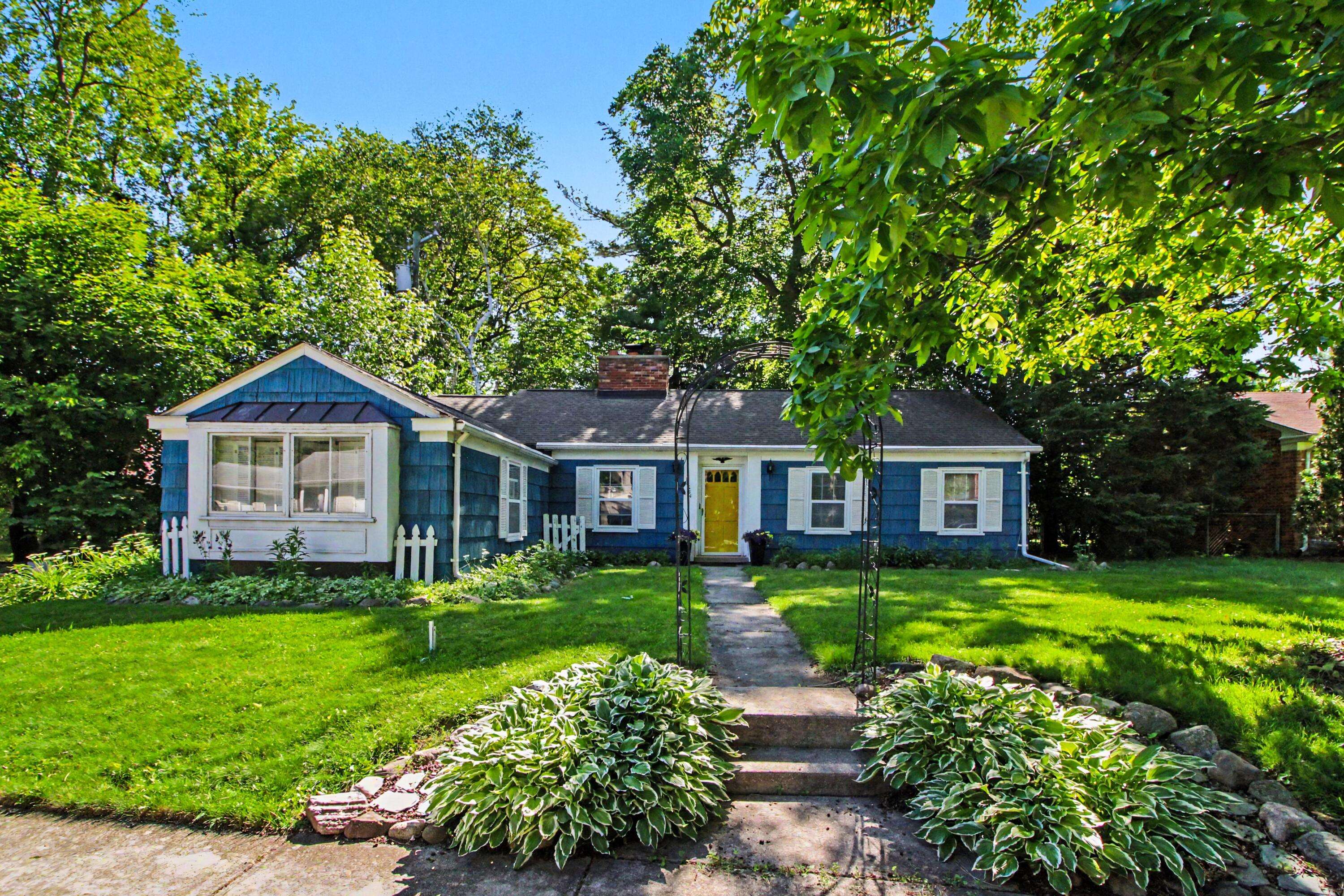 16654 MacArthur, Redford Charter Twp, MI 48240