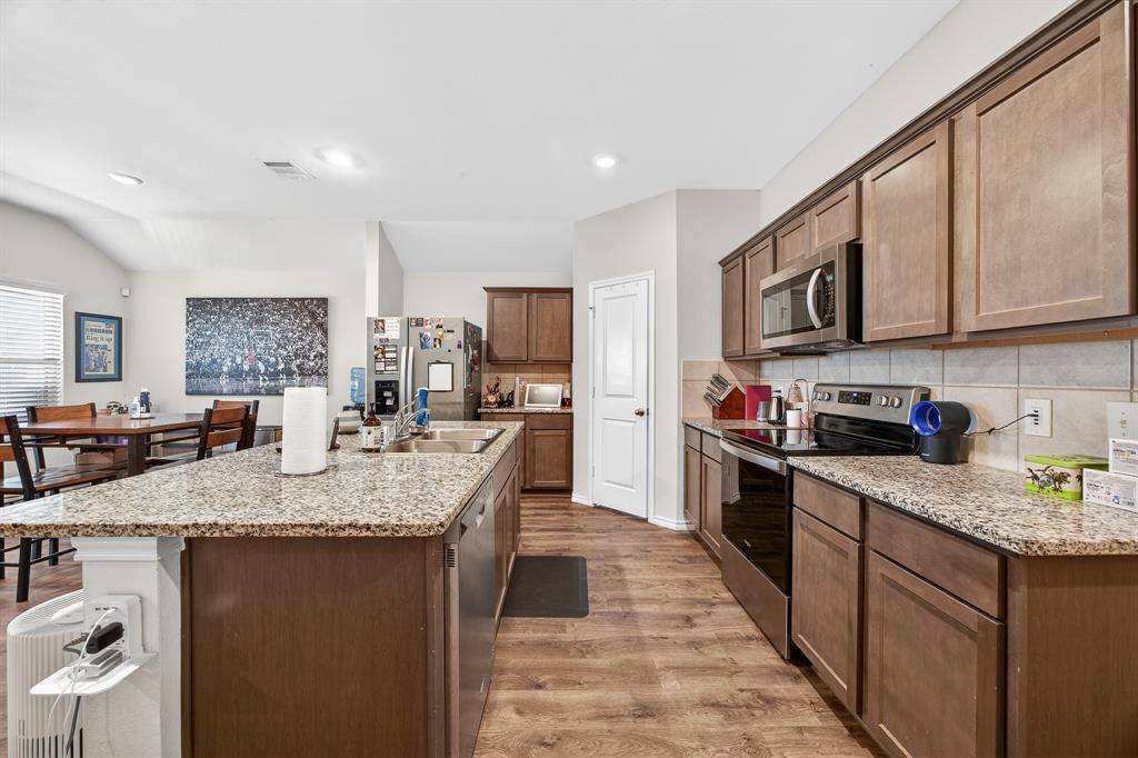 2211 Kingfisher, Crandall, TX 75114