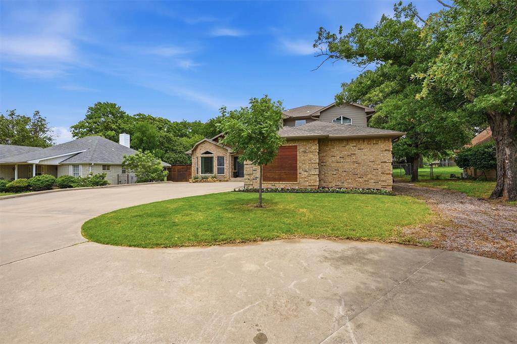 219 Navajo Trail, Lake Kiowa, TX 76240