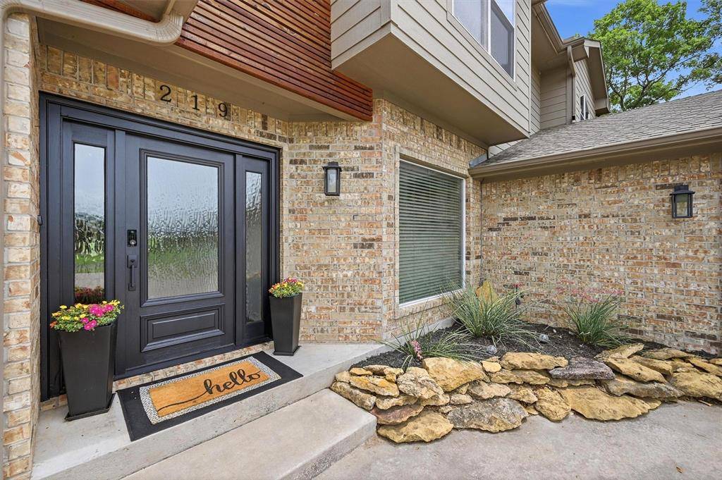 219 Navajo Trail, Lake Kiowa, TX 76240