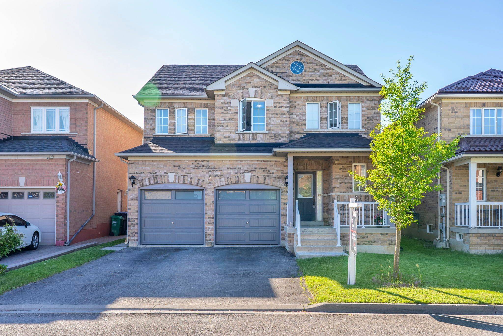 25 Shadyridge RD, Brampton, ON L6P 1K4