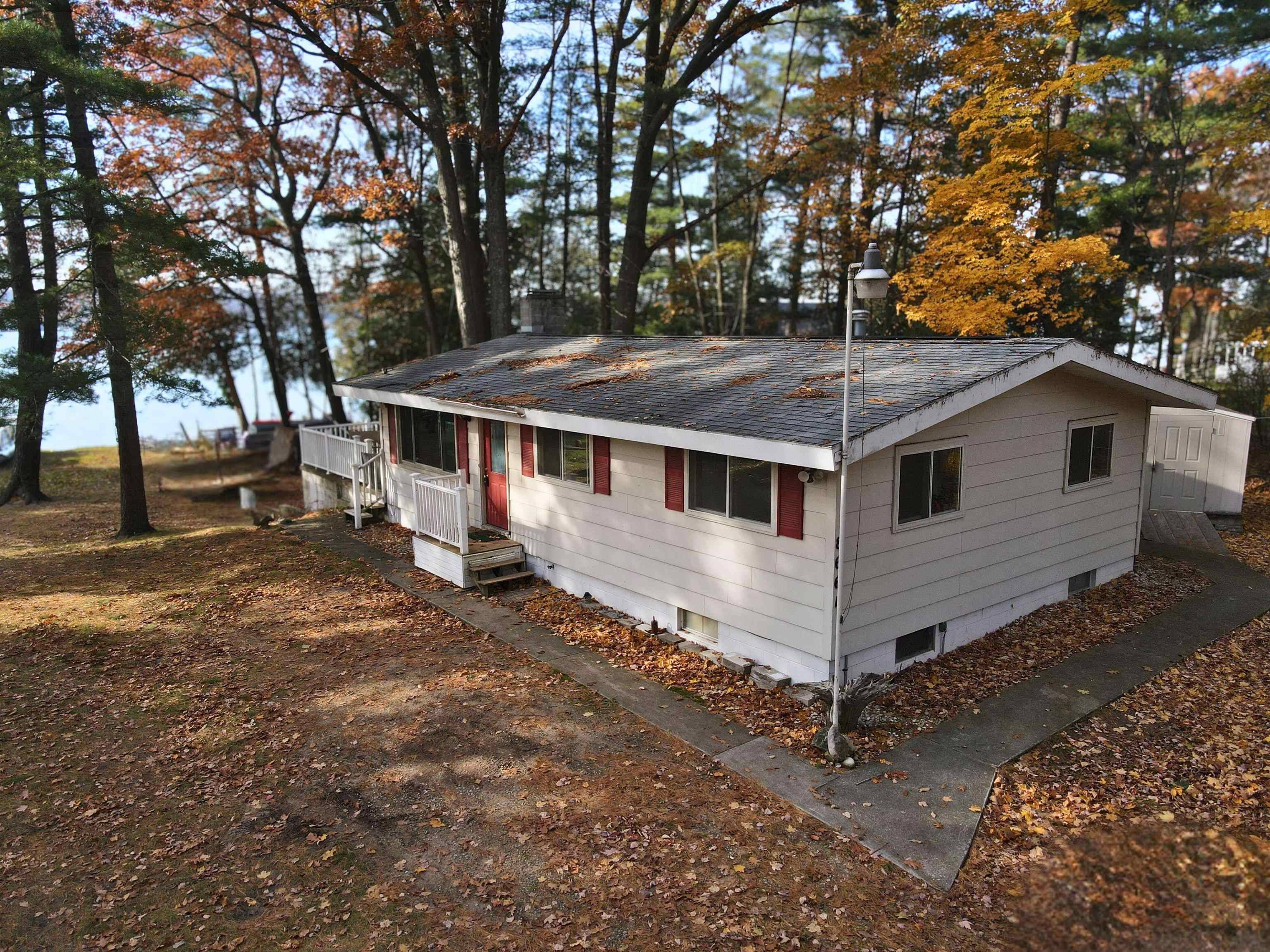 8661 Deadstream RD, Benzonia Twp, MI 49640