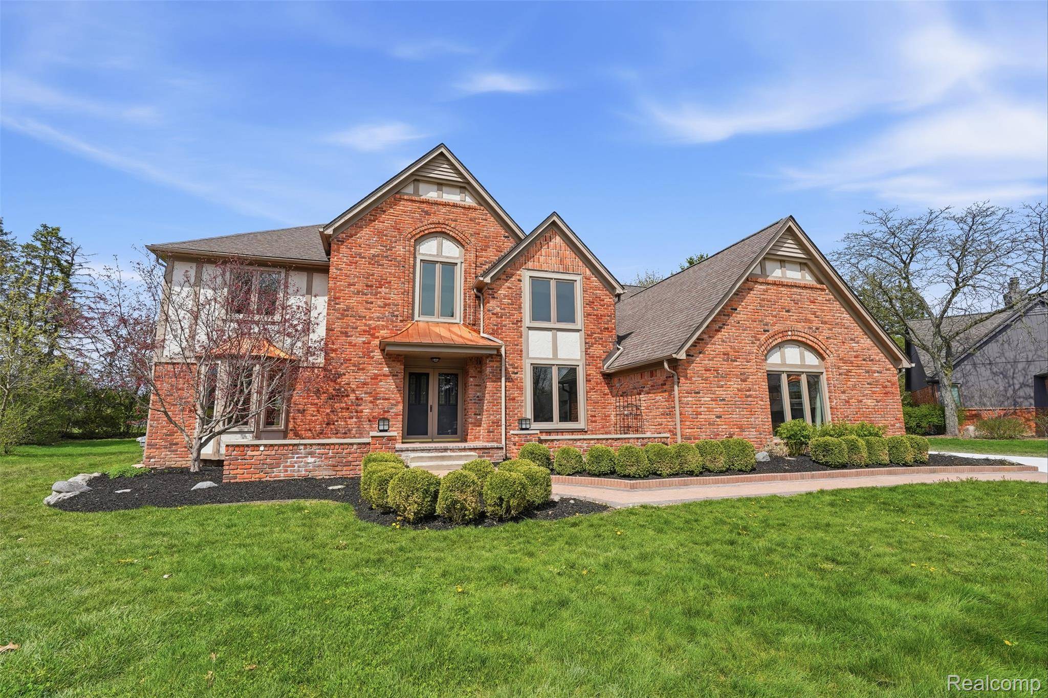 1906 Independence CT, Rochester Hills, MI 48306