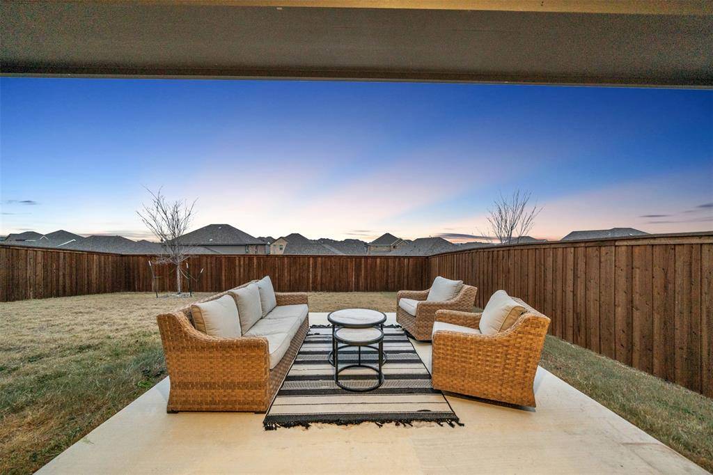 5545 Summit Creek Road, Fort Worth, TX 76126