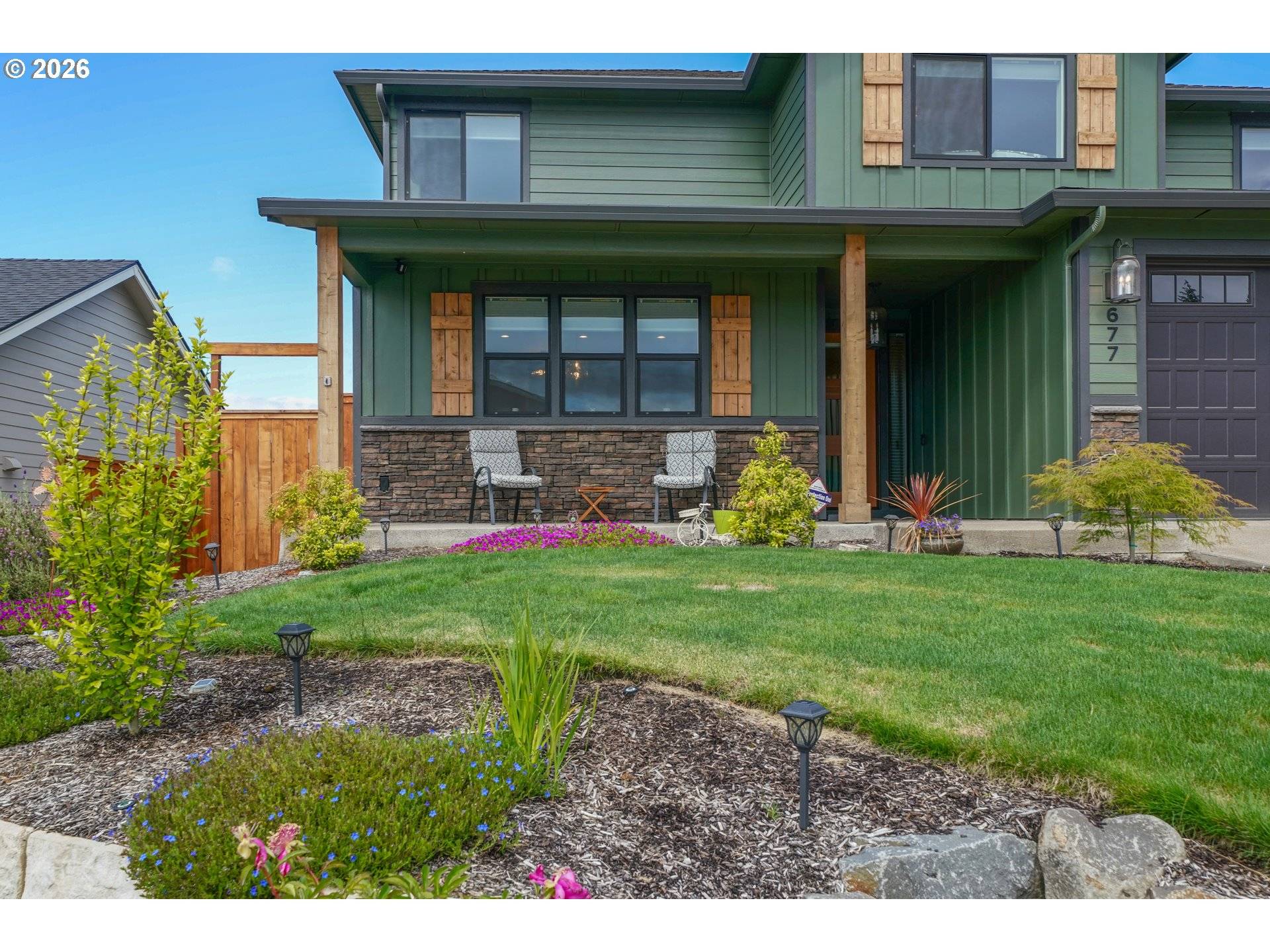 677 NW CRATER LAKE DR, Dallas, OR 97338