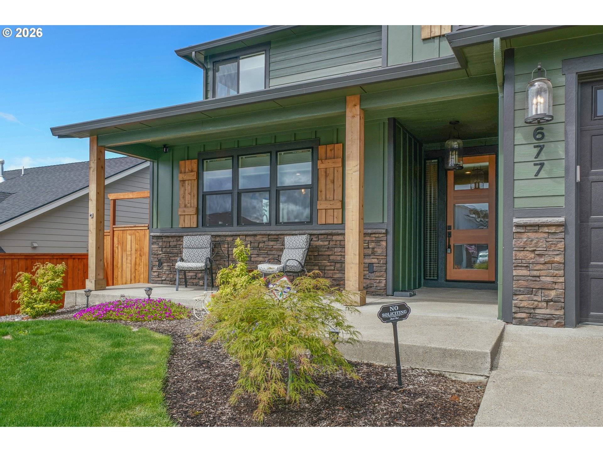 677 NW CRATER LAKE DR, Dallas, OR 97338