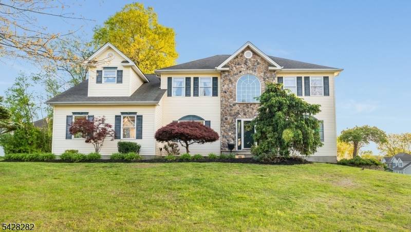 23 Oak Ridge Rd, Washington Twp., NJ 07882