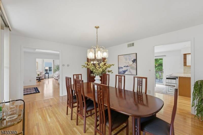 4 Tania Ct, Roxbury Twp., NJ 07876