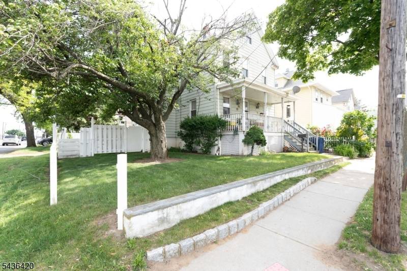 33 Pulaski Pl, Hackensack City, NJ 07601