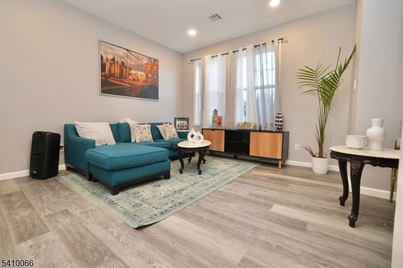 172-176 Delavan Ave, Newark City, NJ 07104