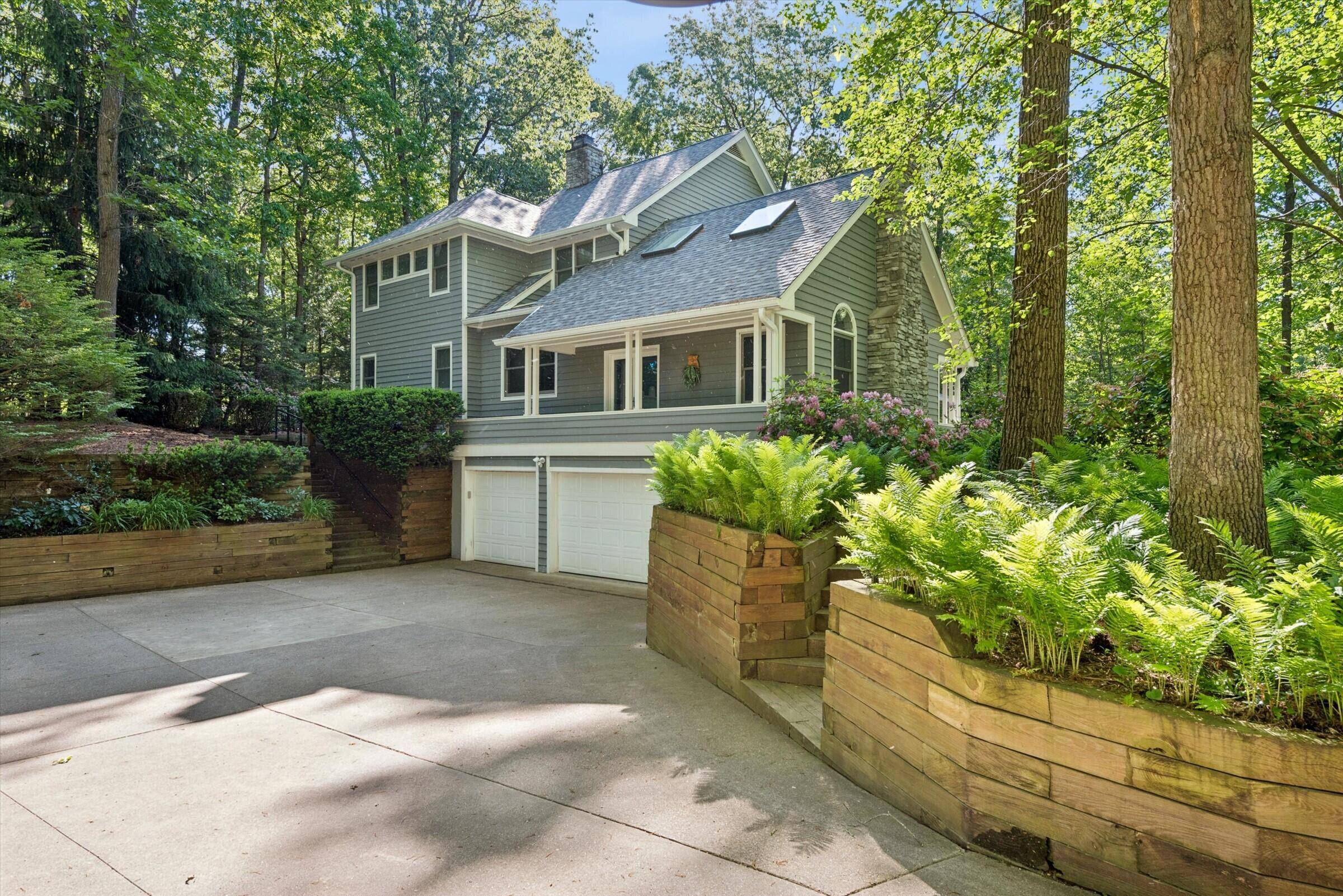 18353 Forest Beach DR, New Buffalo Twp, MI 49117