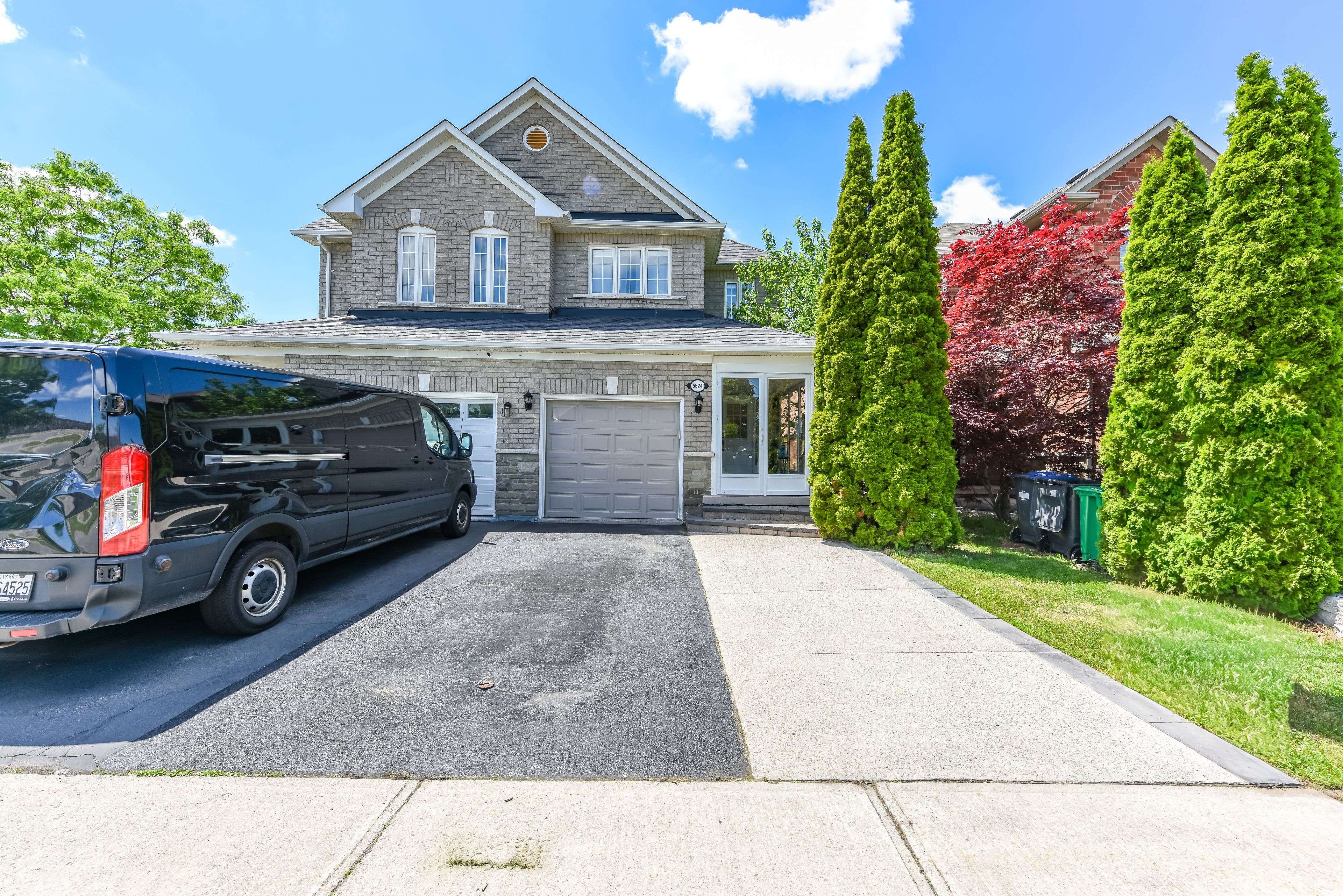 5624 Freshwater DR, Mississauga, ON L5M 7N1