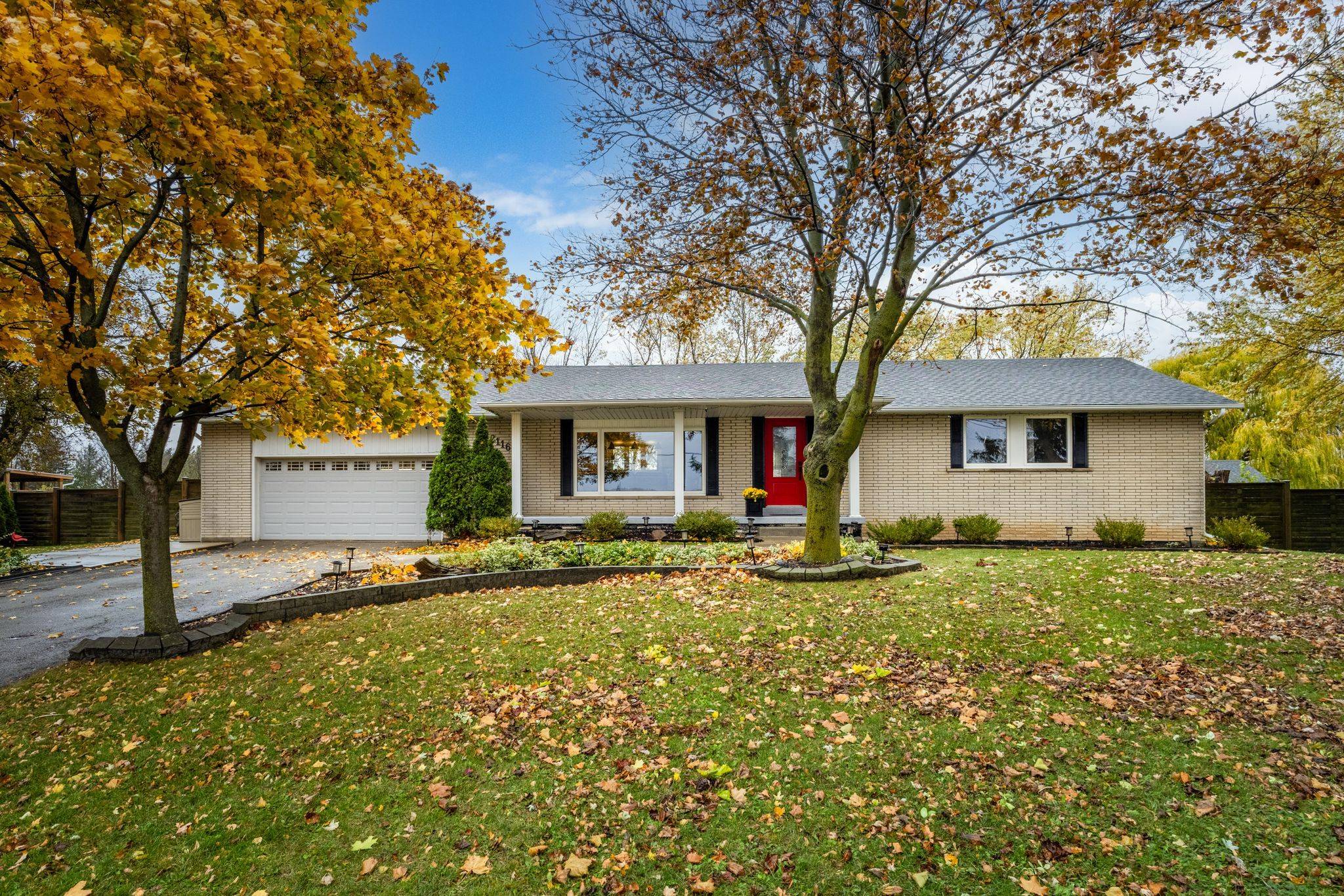 2116 Binbrook RD E, Hamilton, ON L0R 1C0