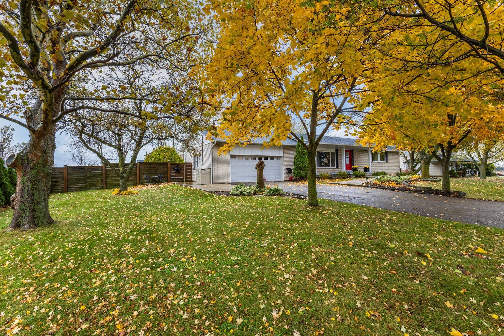 2116 Binbrook RD E, Hamilton, ON L0R 1C0
