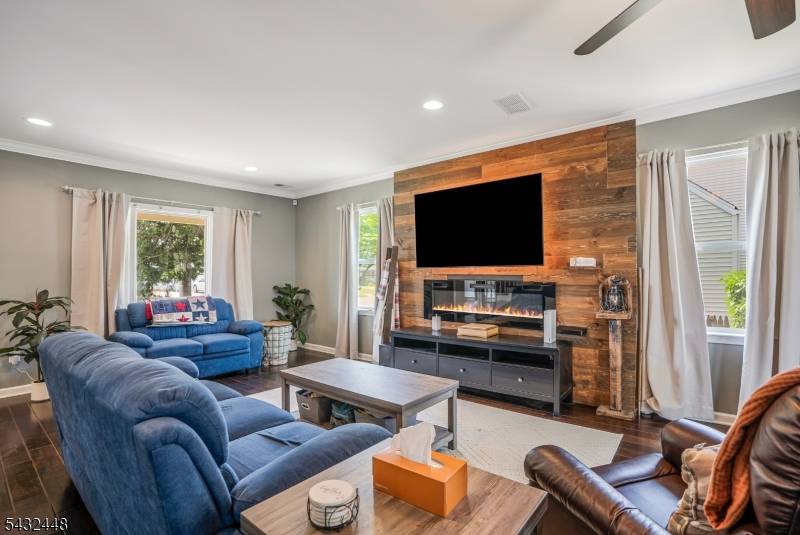 203 Harris Ave, Middlesex Boro, NJ 08846