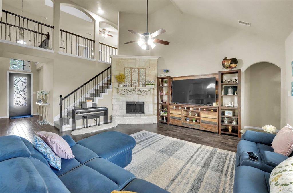 9505 Chuparosa Drive, Fort Worth, TX 76177