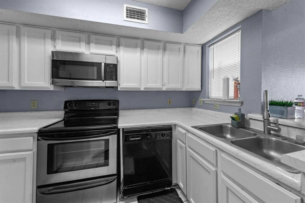 9815 Walnut Street #204, Dallas, TX 75243