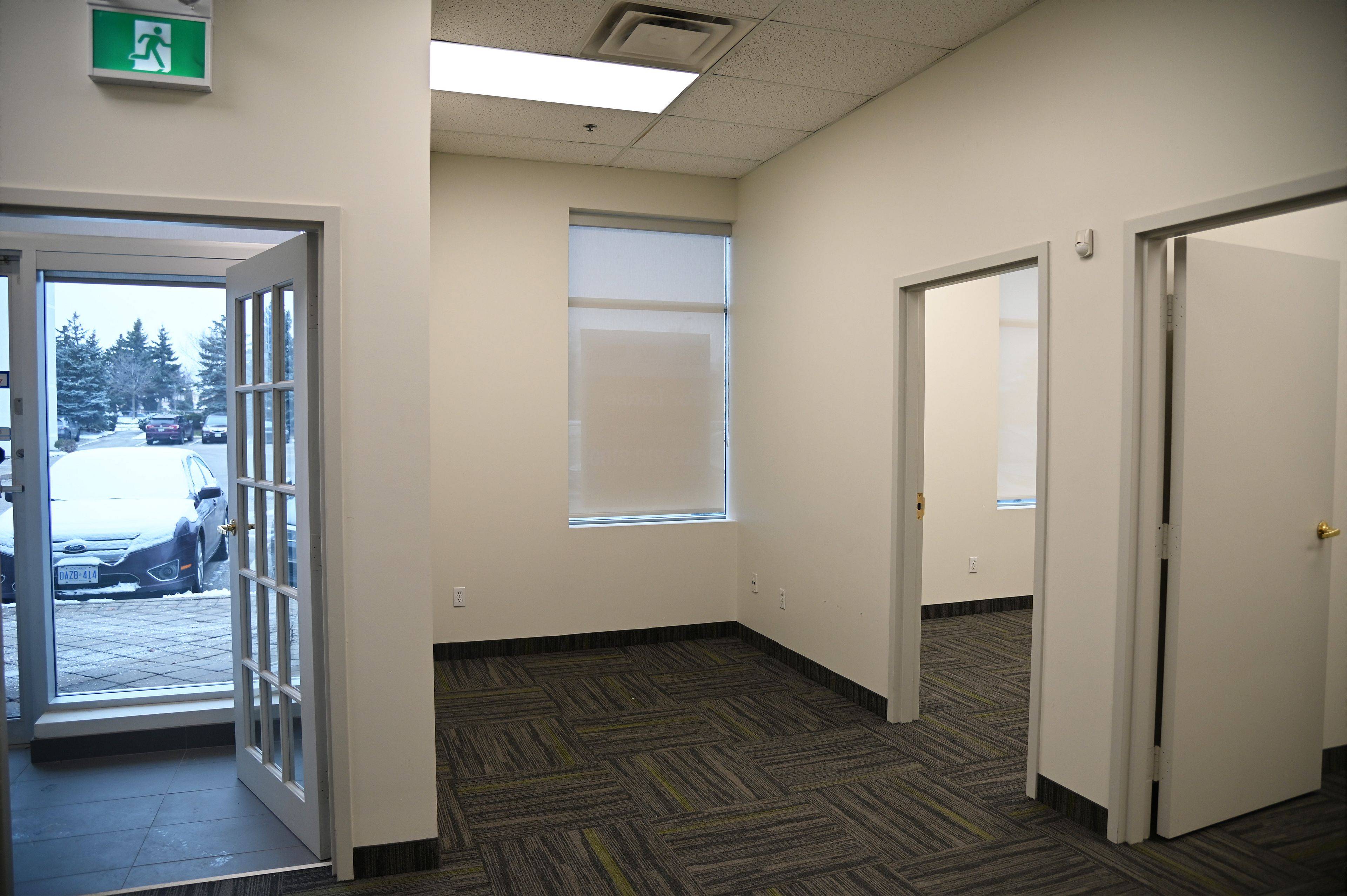 3330 Ridgeway DR #6, Mississauga, ON L5L 5Y6