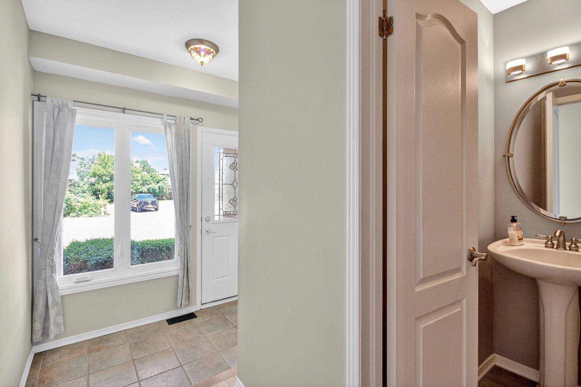 80 Scarlet CT, Hunt Club - South Keys And Area, ON K1T 3R6