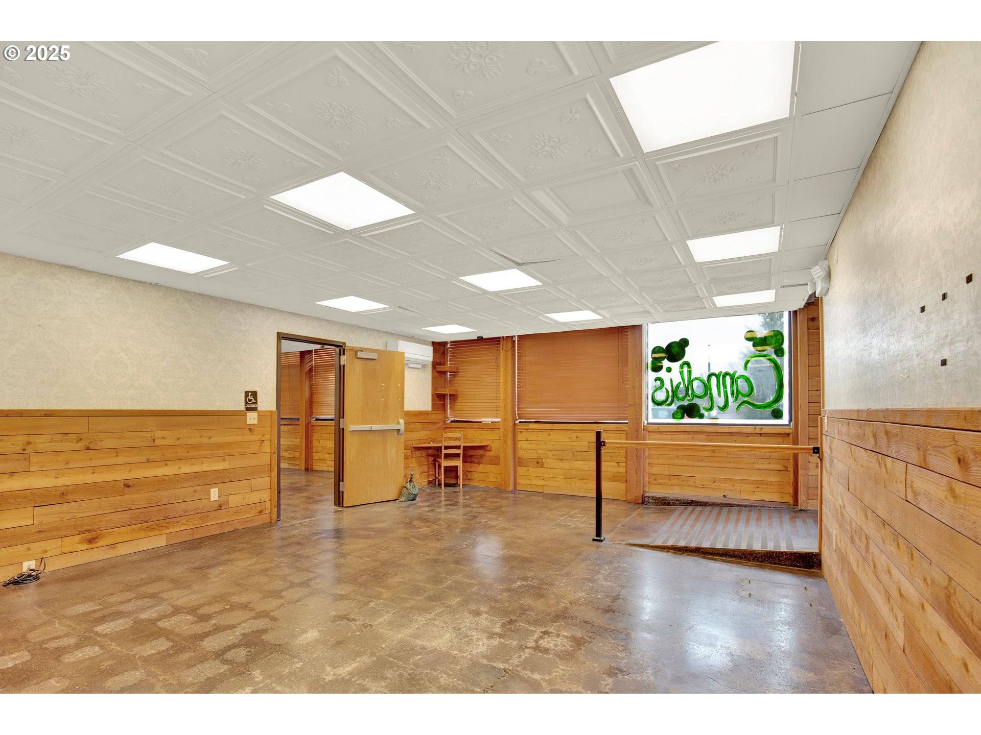 222 MOLALLA AVE, Oregon City, OR 97045