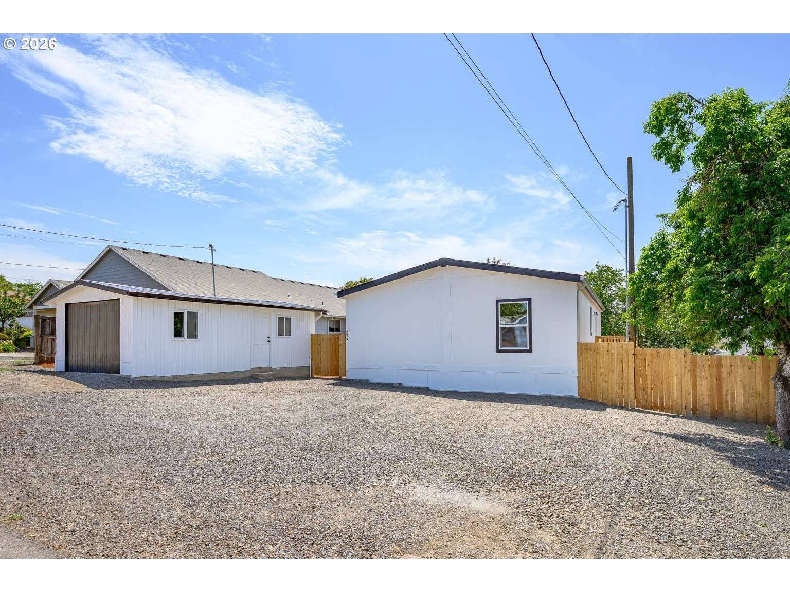 253 E 7TH ST, Lafayette, OR 97127