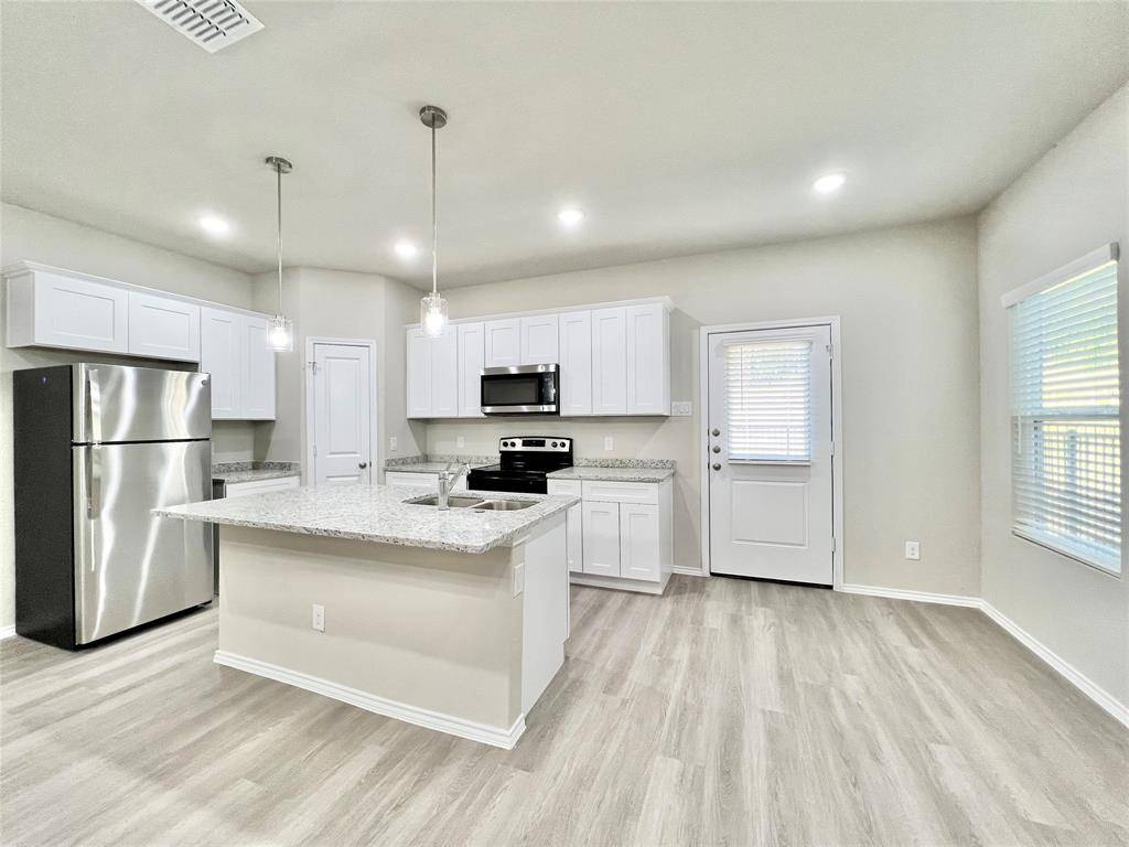 3501 E Renfro Street #120, Burleson, TX 76028