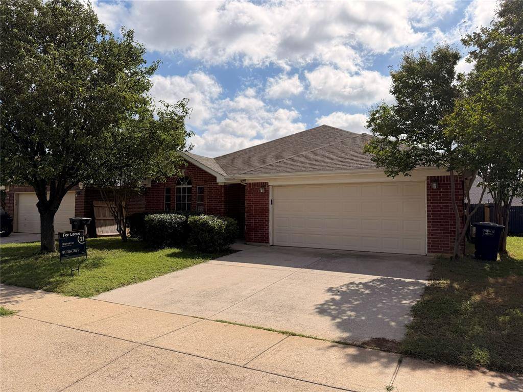 8604 Stetson Drive, Fort Worth, TX 76244