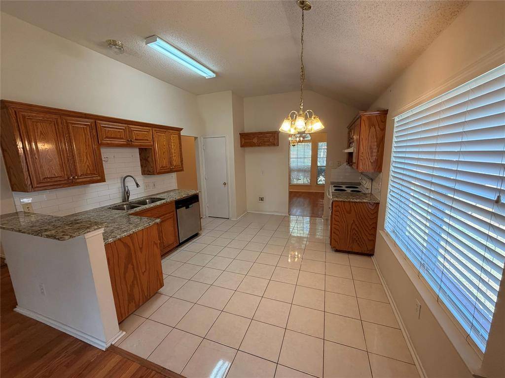 8604 Stetson Drive, Fort Worth, TX 76244