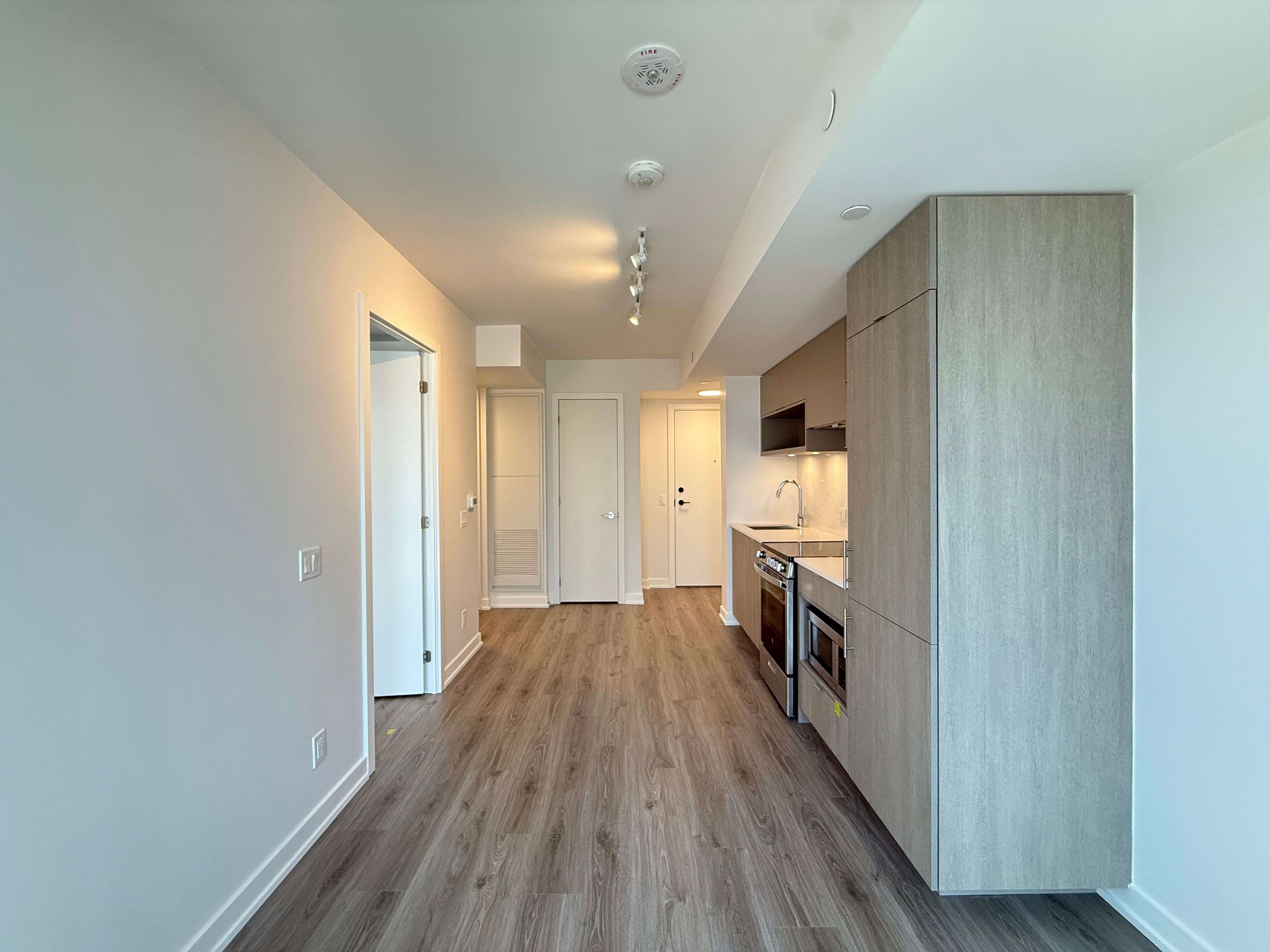 100 Queen ST E #1502, Toronto C08, ON M5C 0B5