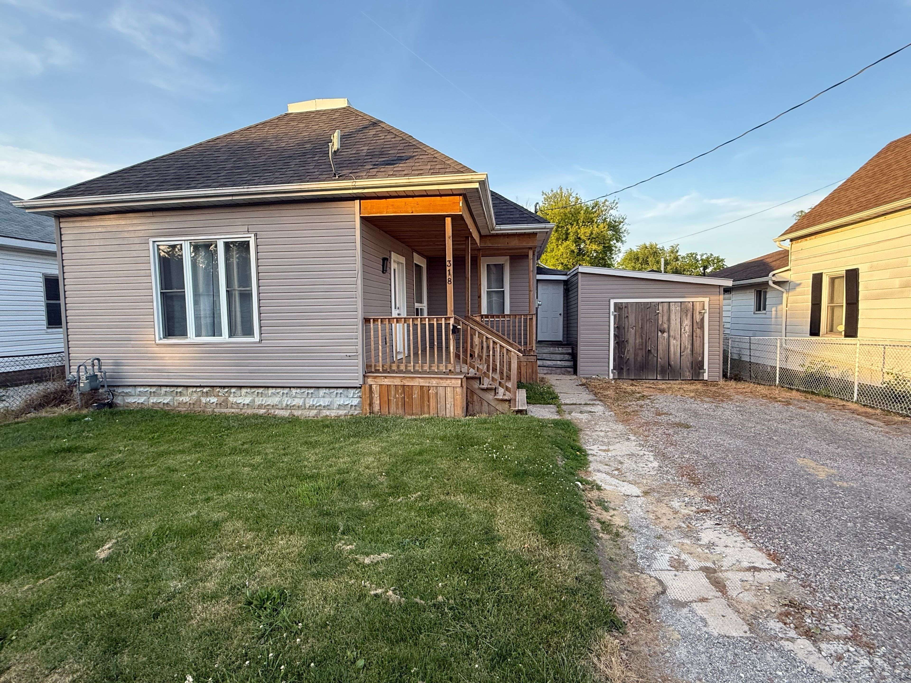318 Lafontaine ST, Chatham-kent, ON N8A 4H9