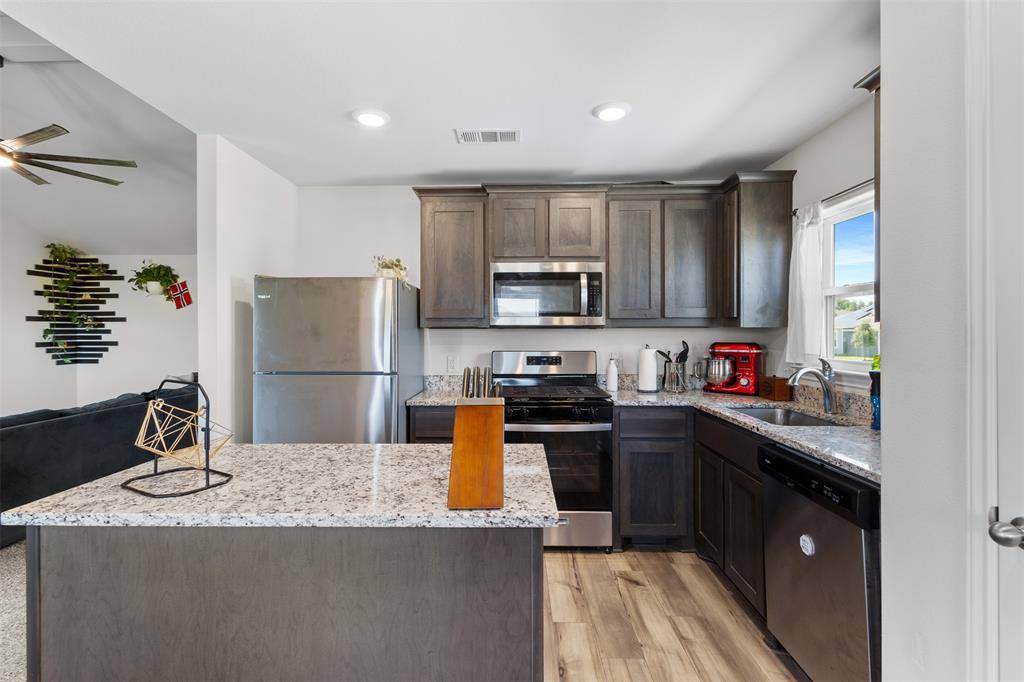 932 American Flyer Boulevard, Fort Worth, TX 76108