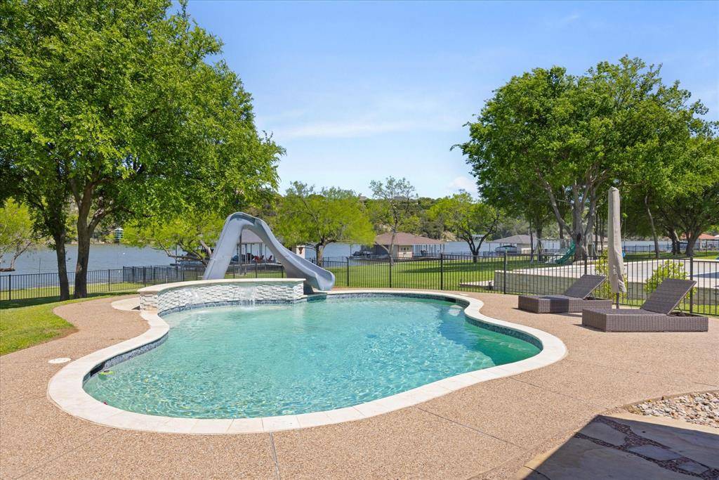 1302 E Baja Court, Granbury, TX 76048