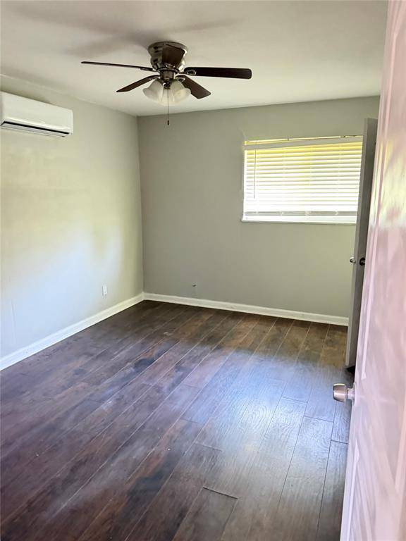 1505 W Lovers Lane #13, Arlington, TX 76013
