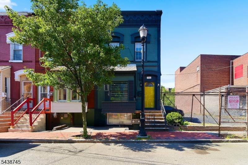 22 8Th Ave, Newark City, NJ 07104