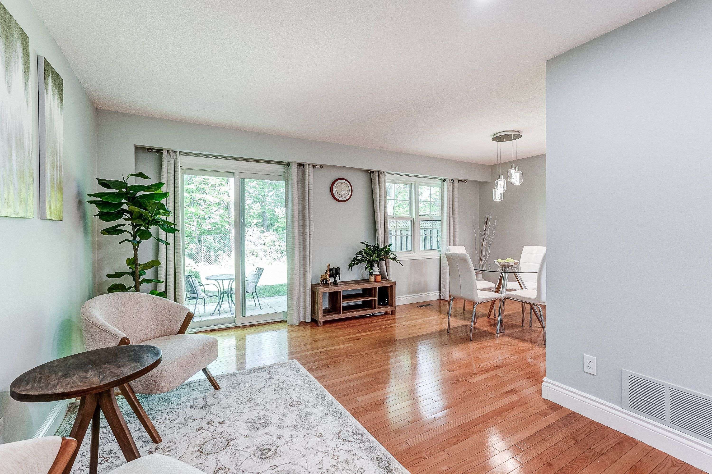 2120 Rathburn RD E #55, Mississauga, ON L4W 2S8