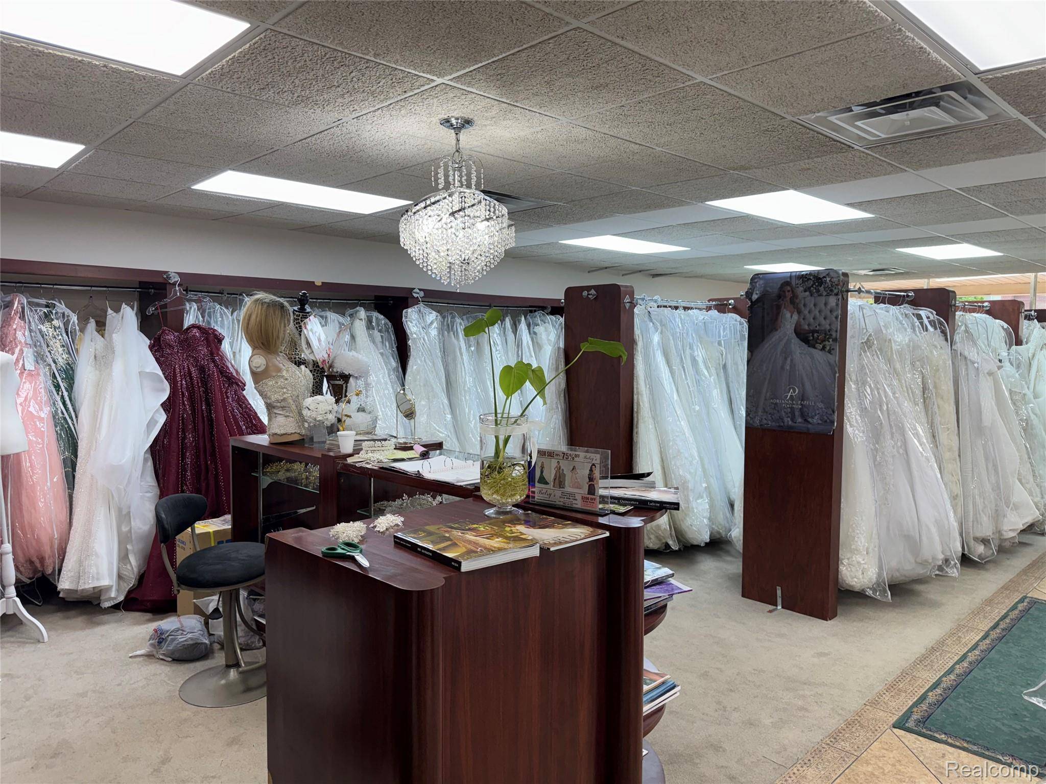 5050 E Greenfield RD, Dearborn, MI 48126