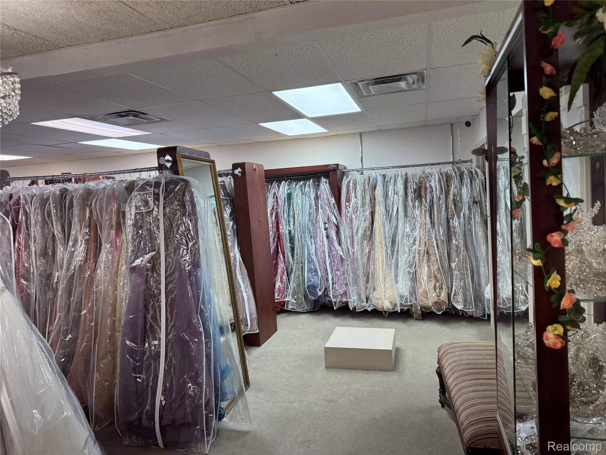 5050 E Greenfield RD, Dearborn, MI 48126