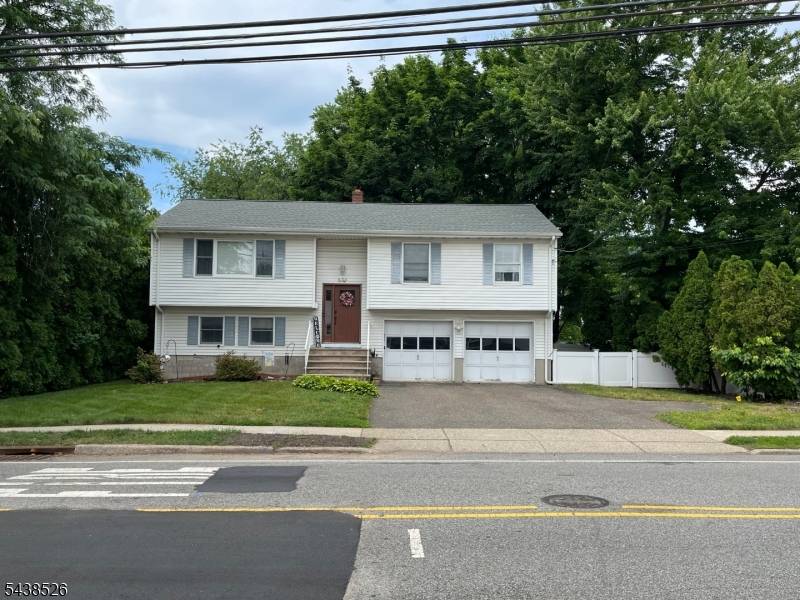 832 Lafayette Ave, Hawthorne Boro, NJ 07506
